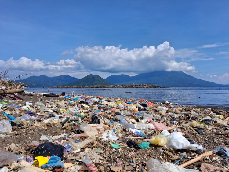 MUI: Haram Buang Sampah ke Sungai, Laut dan Danau